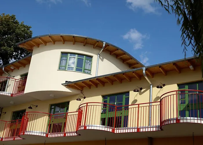 Seminar- und Gästehaus Flussbad Gartenstrasse Berlin